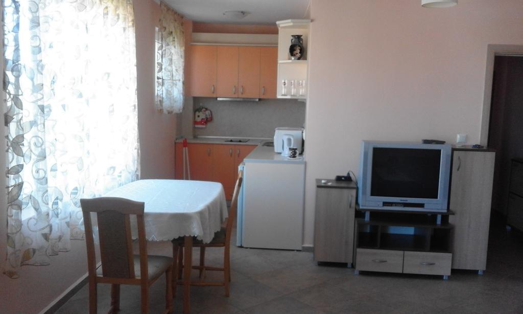 Apartments Sea Sounds Pomorie Exterior foto